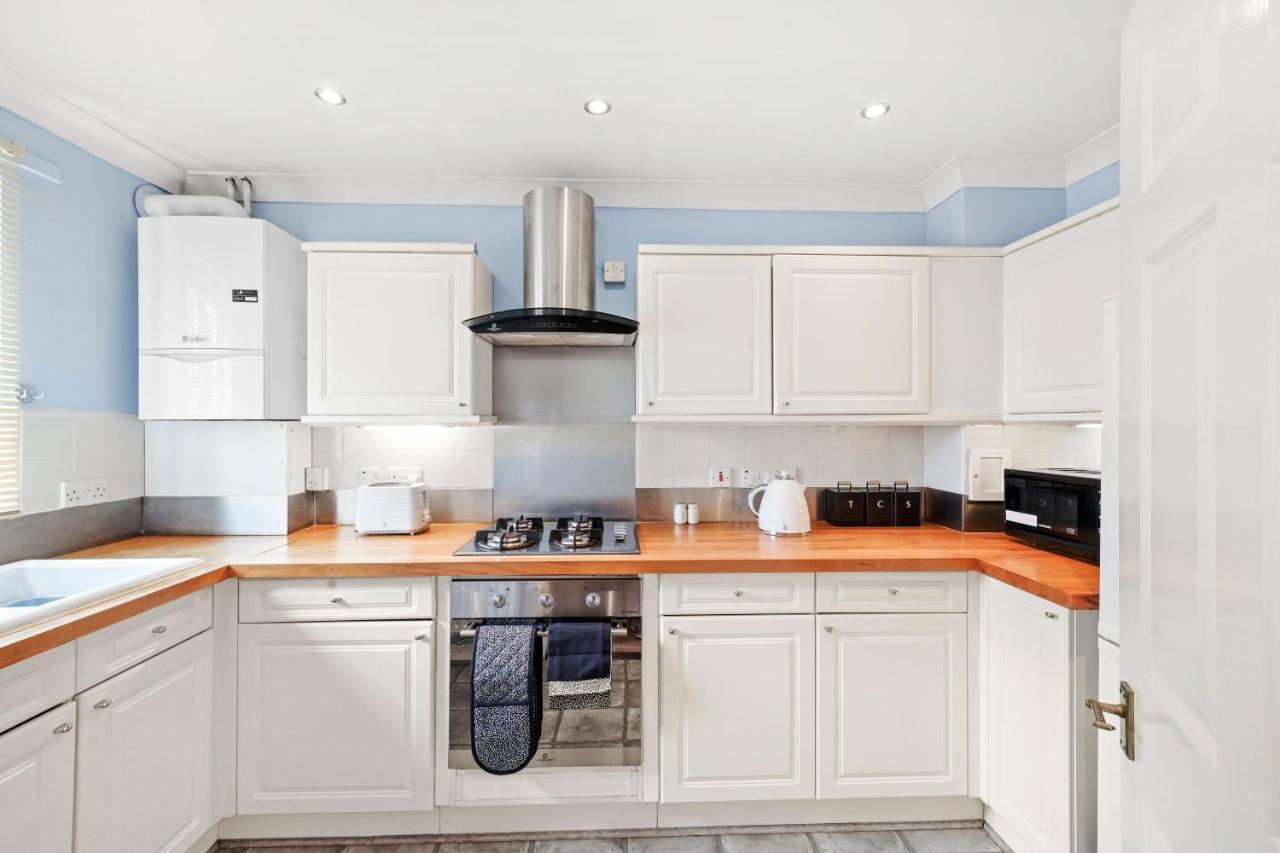 Stunning Central 2 Bed Parking & Garden Casa vacanze *