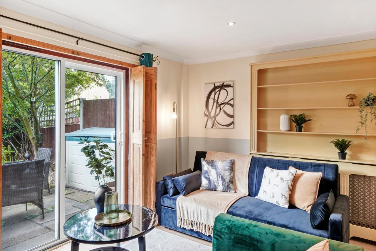 Stunning Central 2 Bed Parking & Garden * Londra
